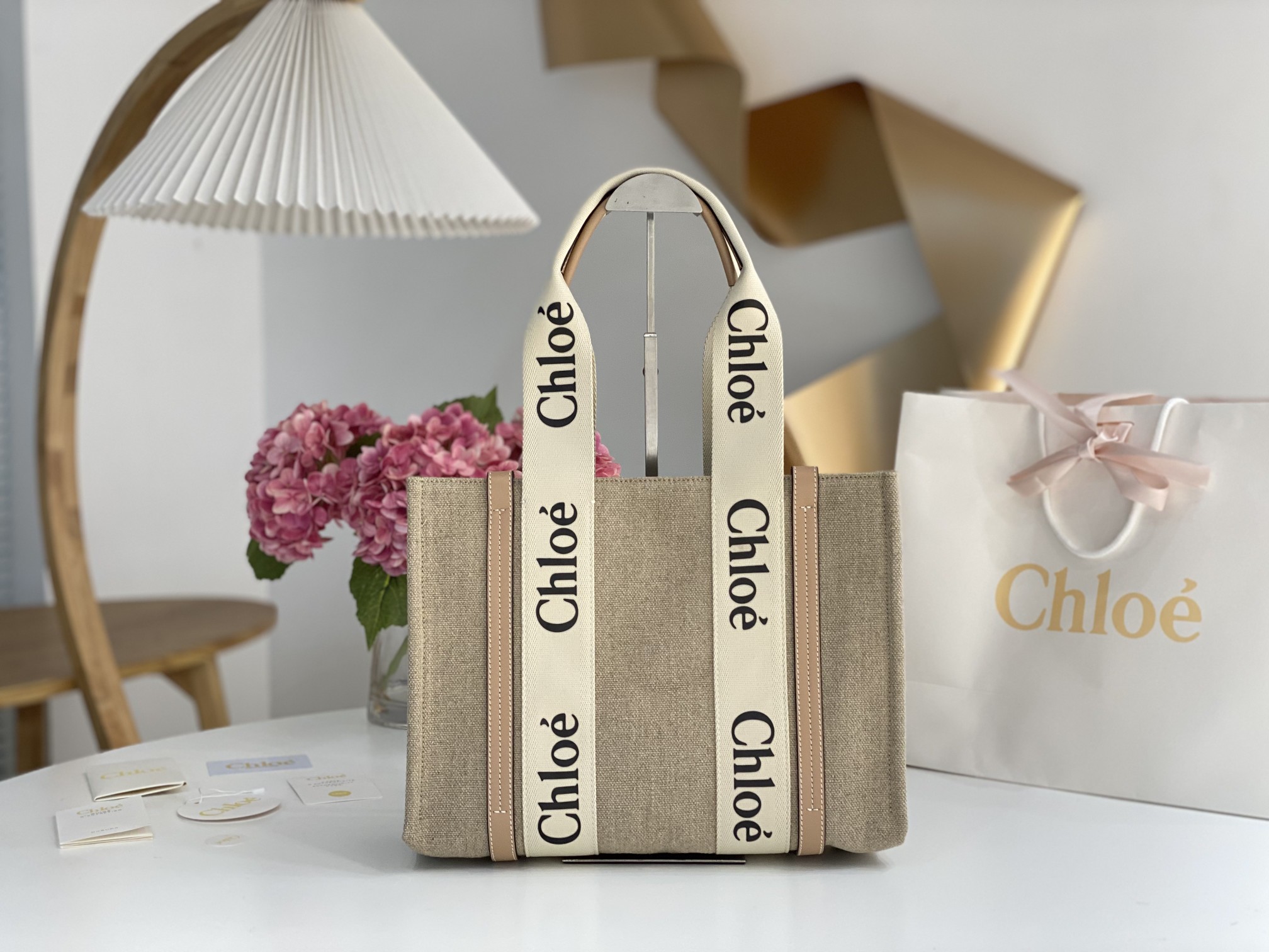 Chloe Medium Woody Tote Bag In Linen